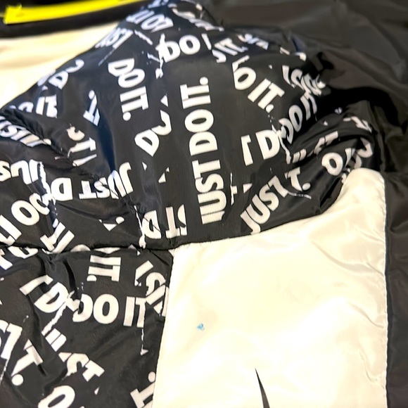 Nike boys puffer jacket size 8 medium in great condition - Picture 5 of 5